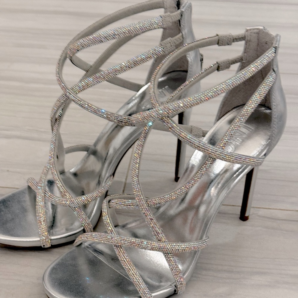 NEW INC International Concepts Women's Silver and Rhinestone heels. Sz 9.5M